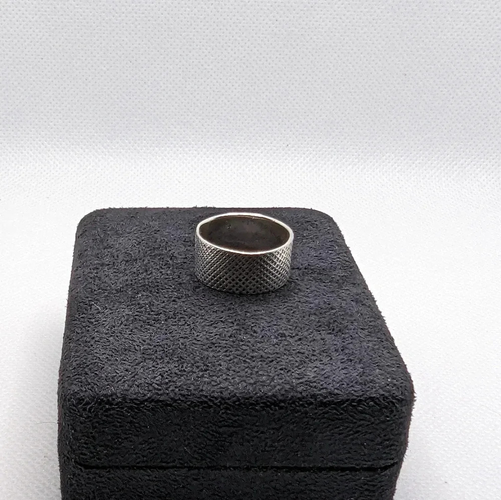 Large band  ring